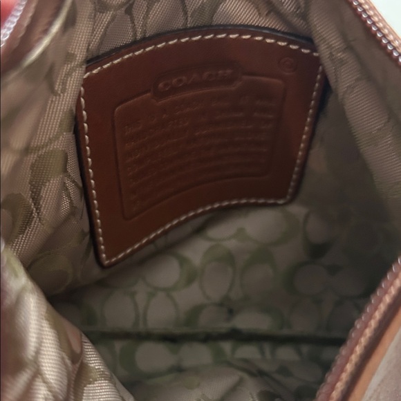 Vgt. Coach Tan Leather Wristlet - Picture 5 of 6